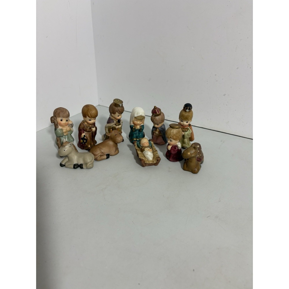 VTG Christmas Nativity Set Holy‎ Family Manger 11 Pcs Bisque Porcelain